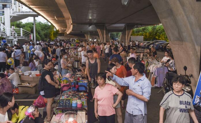 夜市擺地?cái)偪梢再u些什么？夜市地?cái)偤庙?xiàng)目推薦